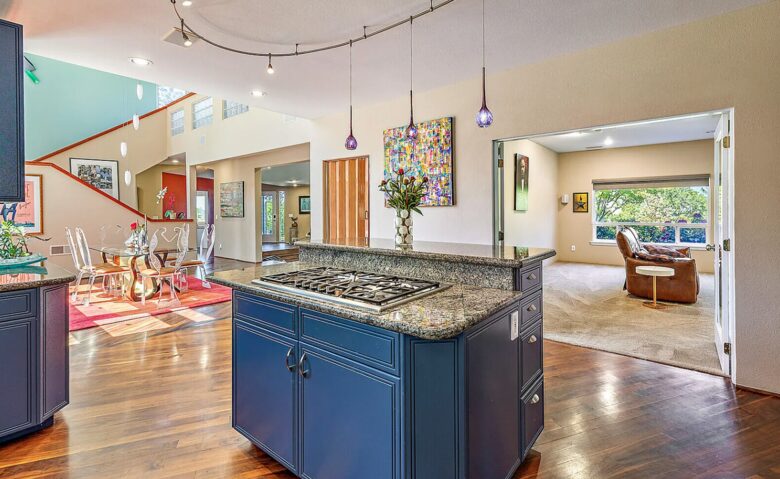 Wine Country Estate in Artist's Enclave - Ashland, Oregon