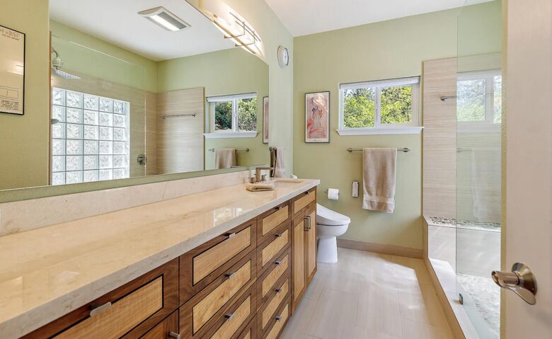 Wine Country Estate in Artist's Enclave - Ashland, Oregon