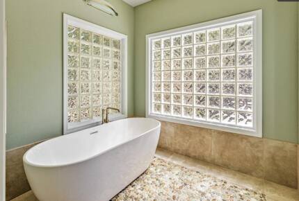 Wine Country Estate in Artist's Enclave - Ashland, Oregon