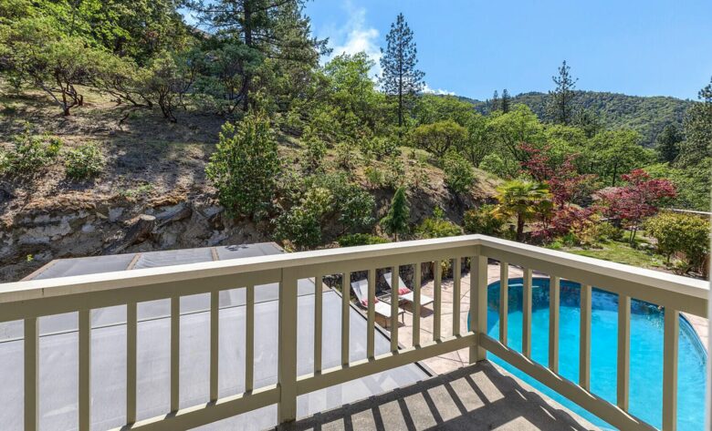 Wine Country Estate in Artist's Enclave - Ashland, Oregon