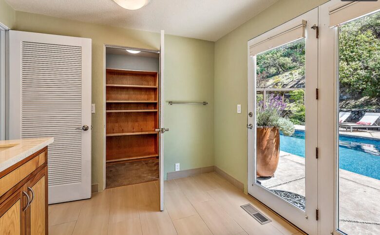 Wine Country Estate in Artist's Enclave - Ashland, Oregon