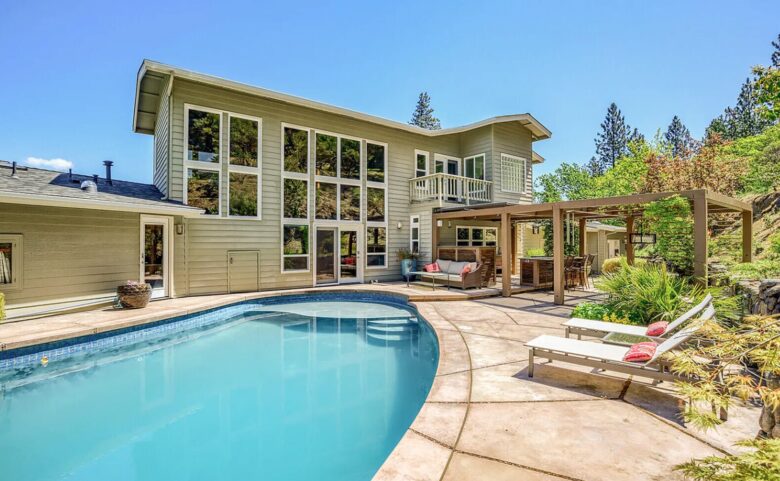 Wine Country Estate in Artist's Enclave - Ashland, Oregon