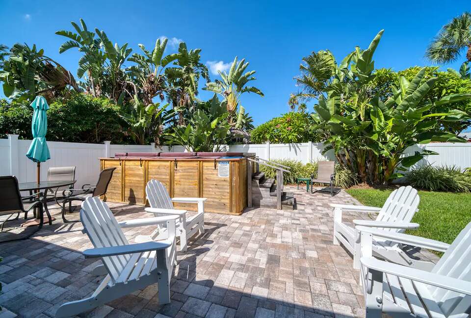 Dolphin House - Clearwater, Florida