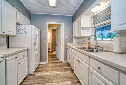 Dolphin House - Clearwater, Florida