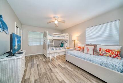 Dolphin House - Clearwater, Florida