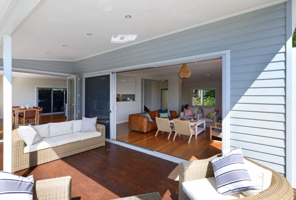 Fairscene Crescent - Avoca Beach, Australia