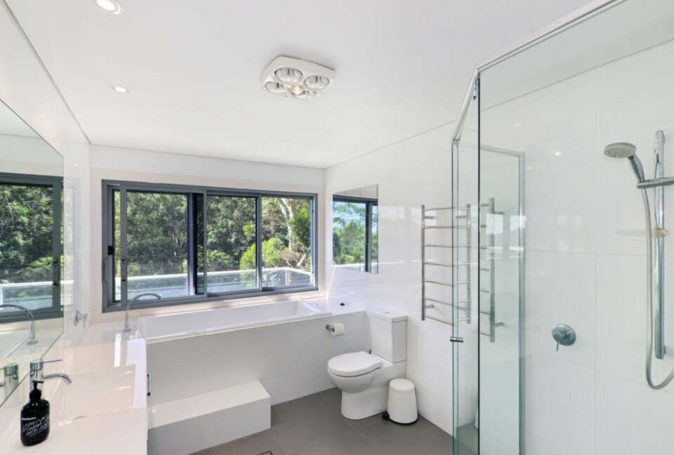 Fairscene Crescent - Avoca Beach, Australia