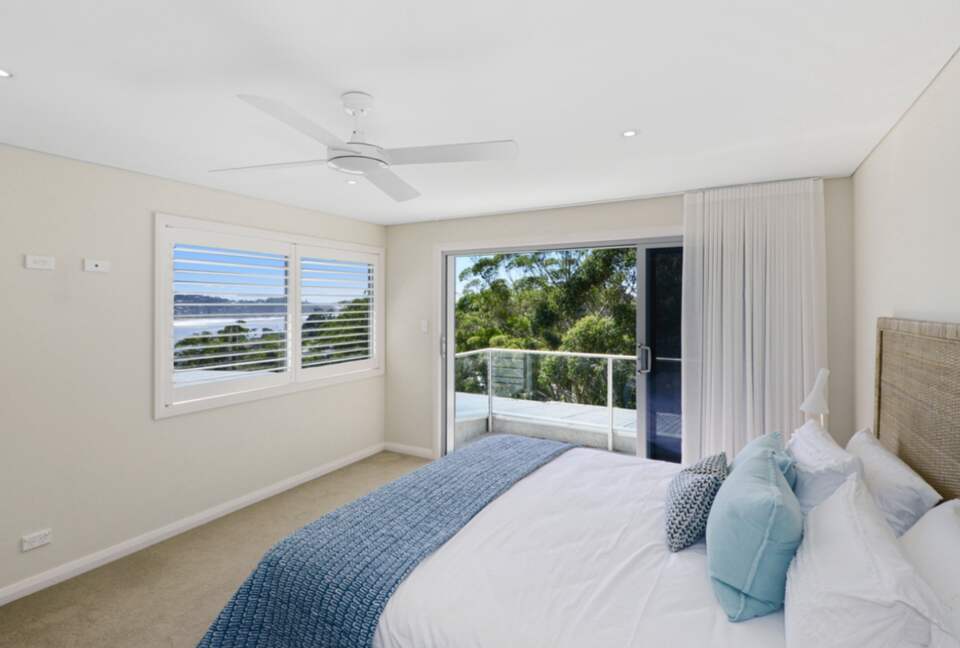 Fairscene Crescent - Avoca Beach, Australia