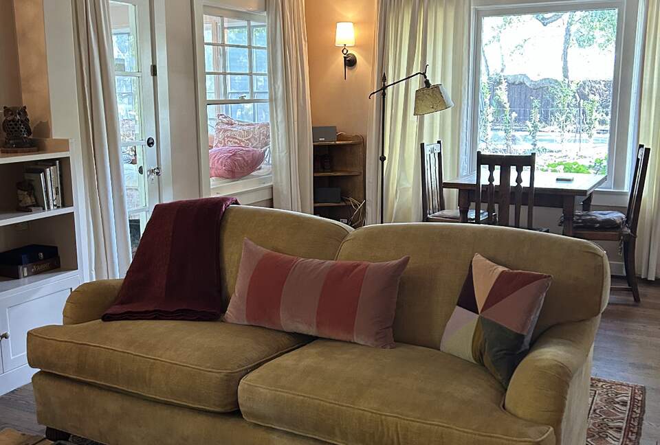 Gorgeous Historic Cottage - Walk to Town - Ojai, California