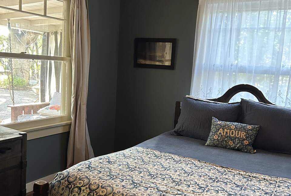 Gorgeous Historic Cottage - Walk to Town - Ojai, California