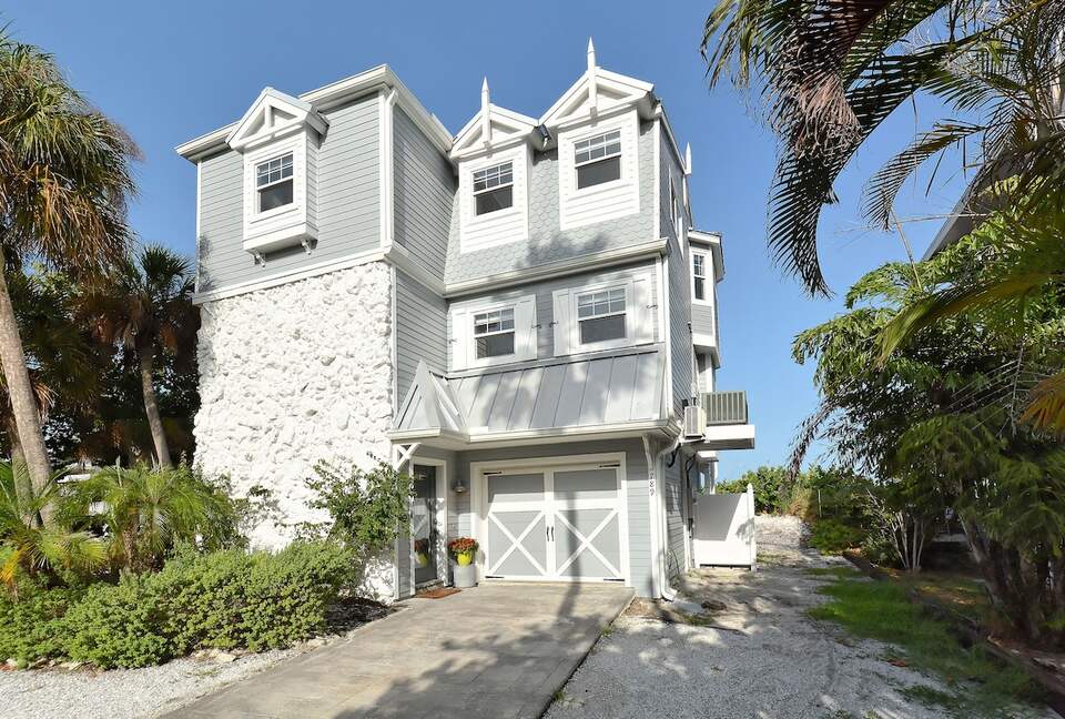 Gulf-Front Home on Desirable Bean Point Beach--Halcyon House - Anna Maria, Florida