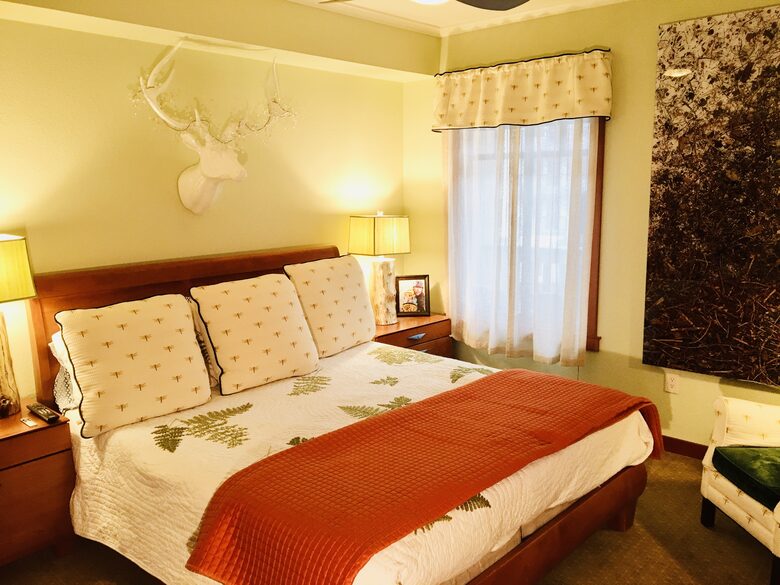 Luxury Ski-in-Ski-out Palisades Tahoe Village Retreat | With Mountain & Plaza Views - Olympic Valley, California