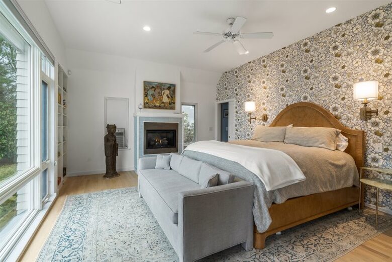 Boothbay Harbor - Spruce Point Stunner | Waterfront With Deep Water Dock Access - Boothbay Harbor, Maine