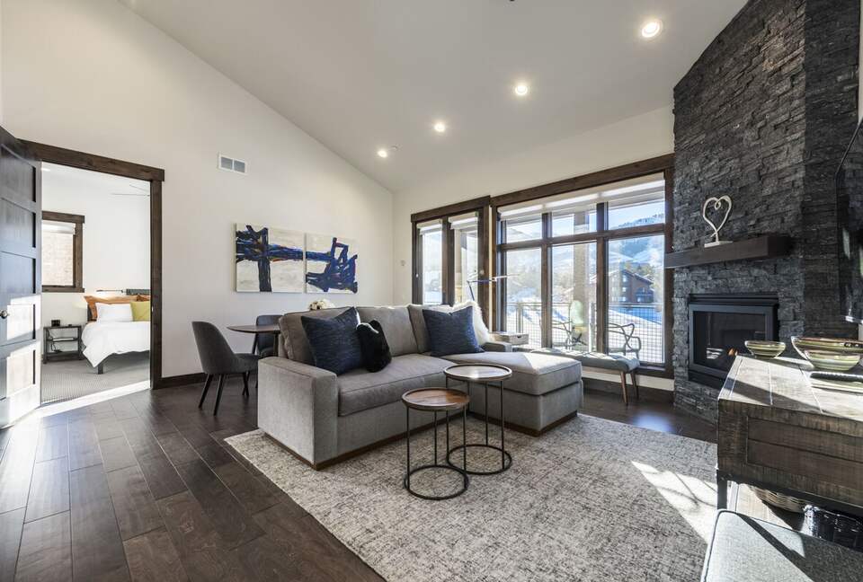 Living room with gas fireplace