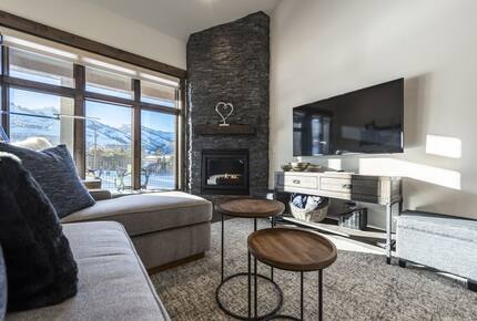 Luxury Mountain View Penthouse | Pool/Spa | Steps to Lift | aka WOW Unit - Park City, Utah