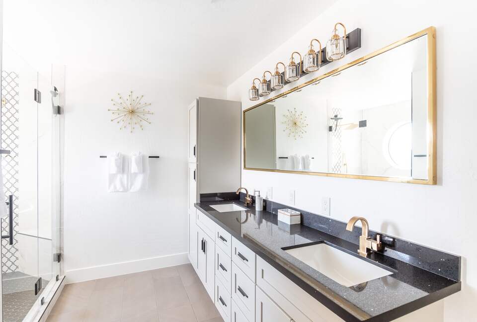 Uptown Viewhouse with Endless Views + Hot Tub - Sedona, Arizona