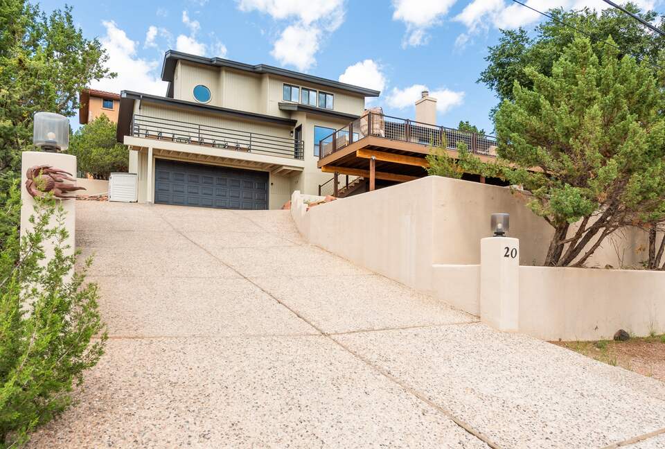 Uptown Viewhouse with Endless Views + Hot Tub - Sedona, Arizona