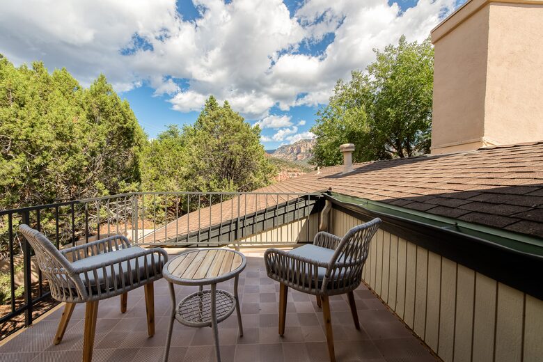 Uptown Viewhouse with Endless Views + Hot Tub - Sedona, Arizona