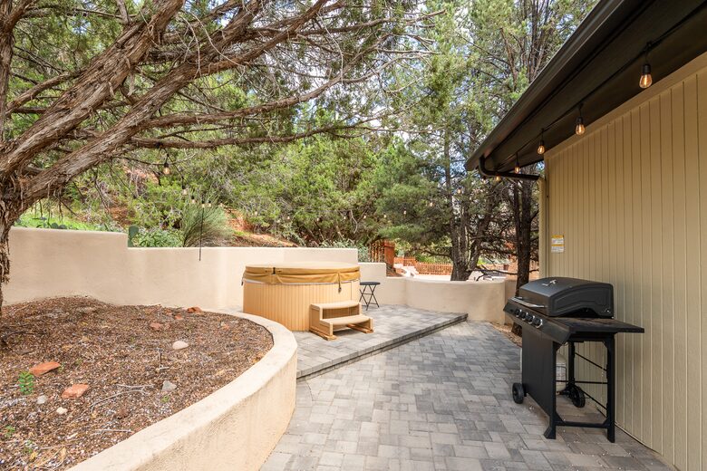 Uptown Viewhouse with Endless Views + Hot Tub - Sedona, Arizona