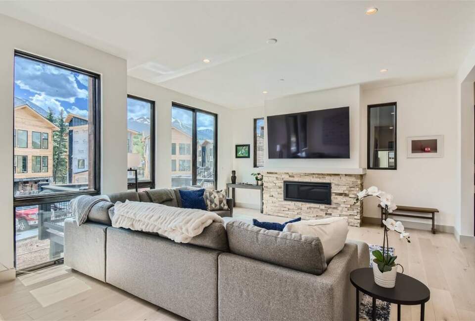 Silverthorne Luxury Retreat | Modern New Construction, Drive to Top Ski Resorts - Silverthorne, Colorado