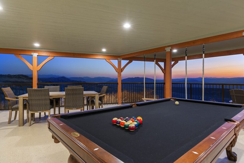 Brewster Retreat | EV charger, views, games, pets & trailer parking - Brewster, Washington