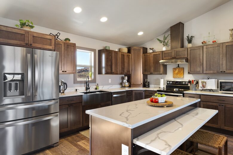Brewster Retreat | EV charger, views, games, pets & trailer parking - Brewster, Washington