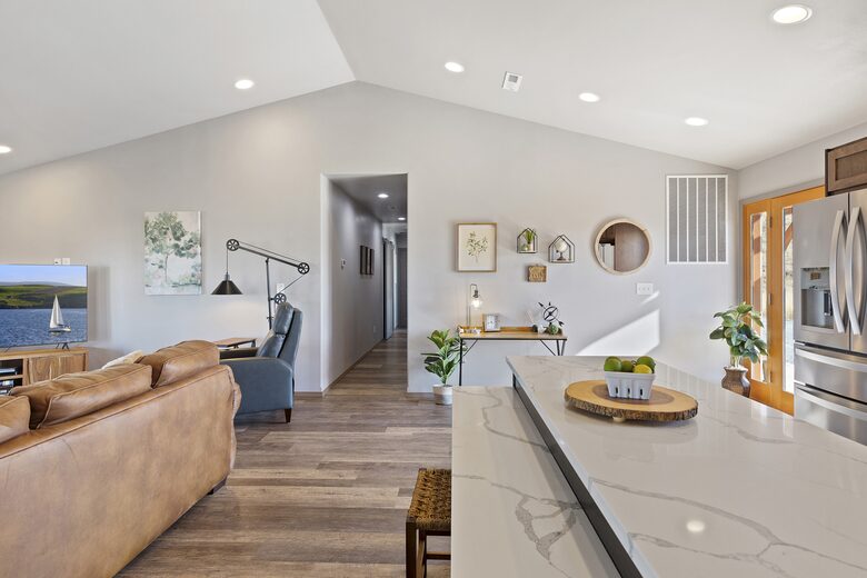 Brewster Retreat | EV charger, views, games, pets & trailer parking - Brewster, Washington