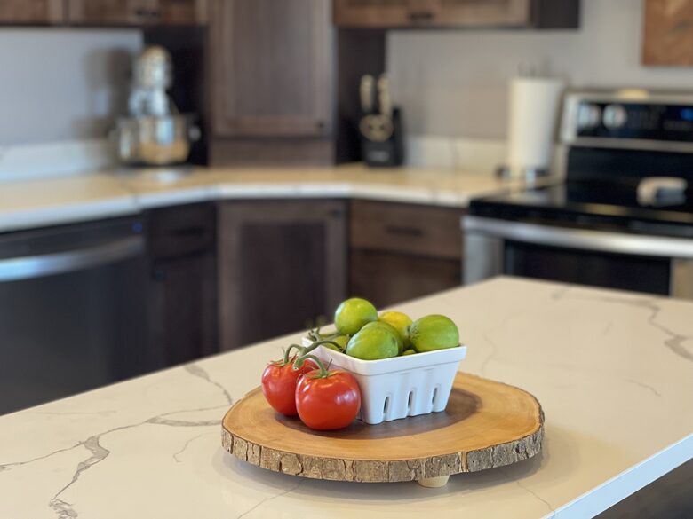 Brewster Retreat | EV charger, views, games, pets & trailer parking - Brewster, Washington