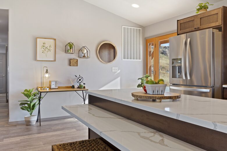 Brewster Retreat | EV charger, views, games, pets & trailer parking - Brewster, Washington
