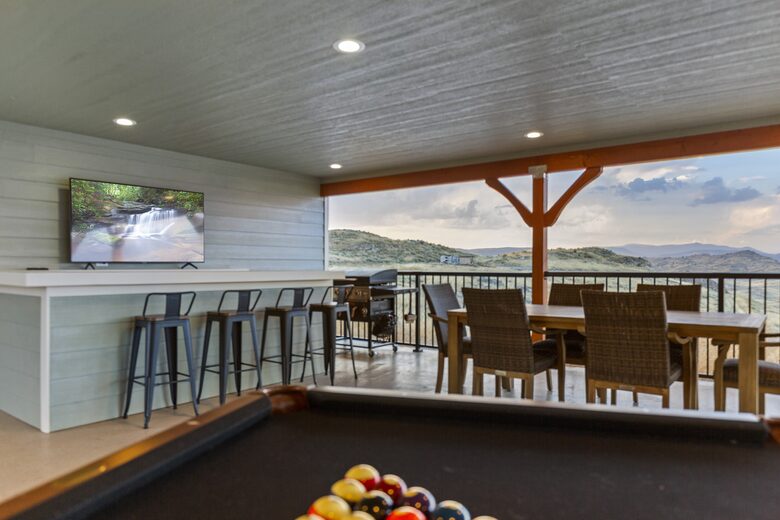 Brewster Retreat | EV charger, views, games, pets & trailer parking - Brewster, Washington