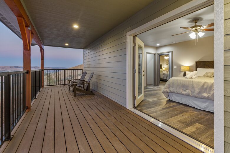 Brewster Retreat | EV charger, views, games, pets & trailer parking - Brewster, Washington