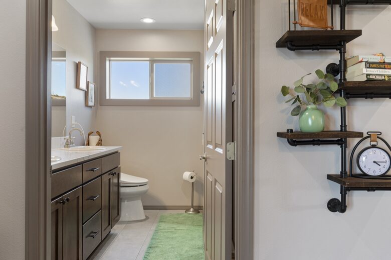 Brewster Retreat | EV charger, views, games, pets & trailer parking - Brewster, Washington