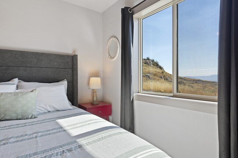 Brewster Retreat | EV charger, views, games, pets & trailer parking - Brewster, Washington