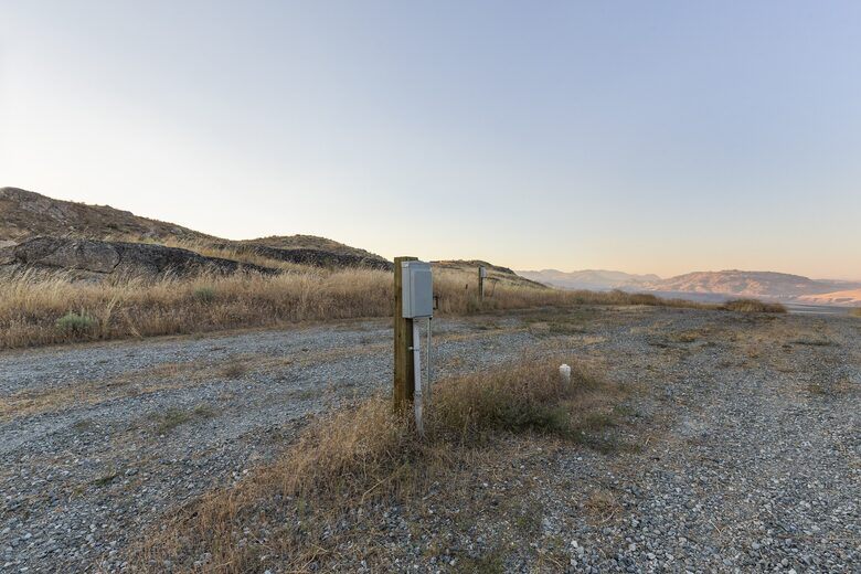 Brewster Retreat | EV charger, views, games, pets & trailer parking - Brewster, Washington