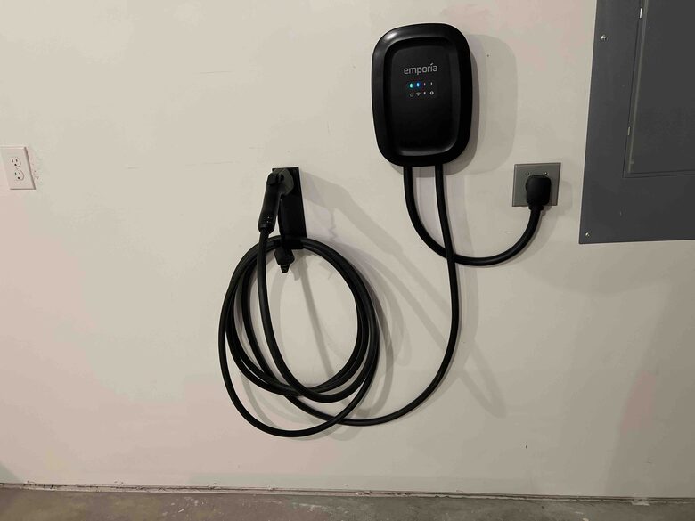 Brewster Retreat | EV charger, views, games, pets & trailer parking - Brewster, Washington