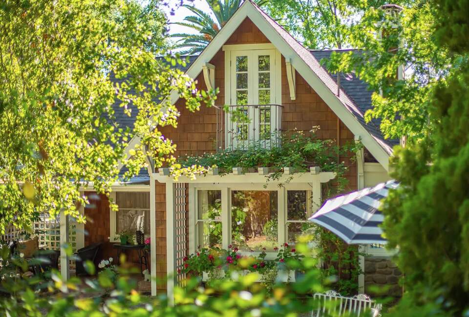 Gorgeous Historic Cottage - Walk to Town - Ojai, California