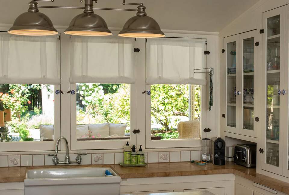 Gorgeous Historic Cottage - Walk to Town - Ojai, California