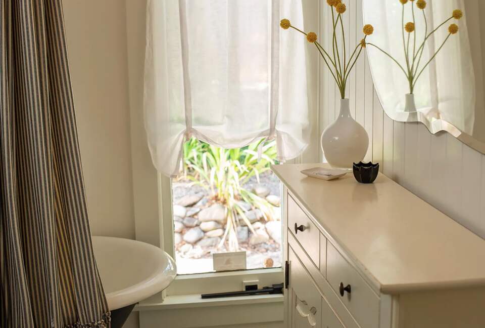 Gorgeous Historic Cottage - Walk to Town - Ojai, California