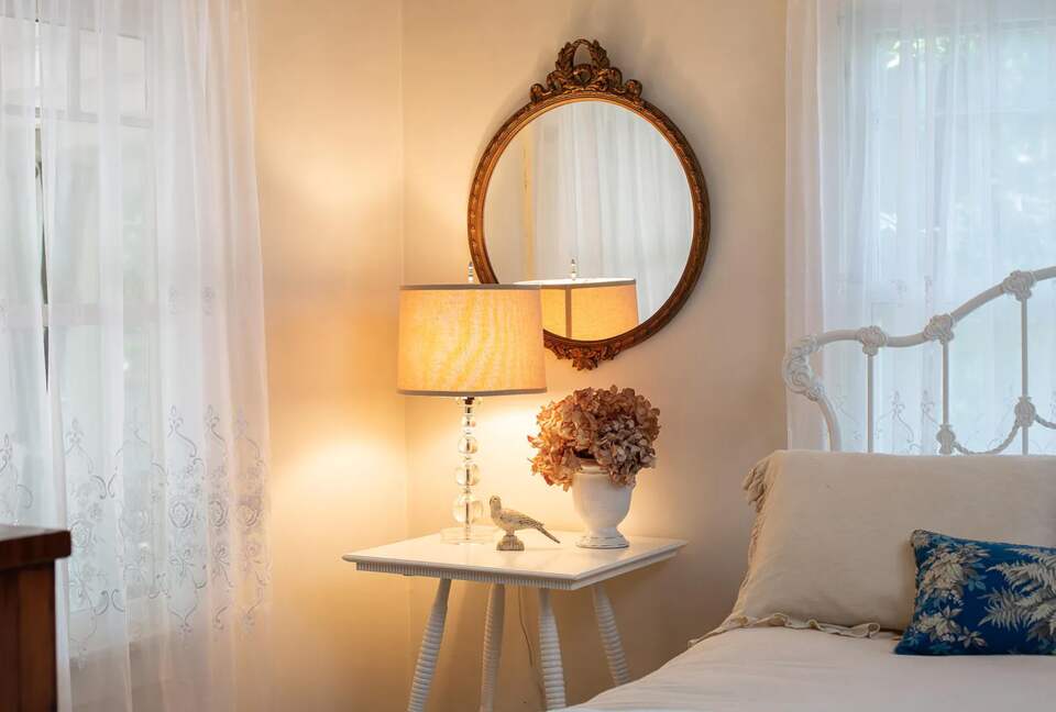 Gorgeous Historic Cottage - Walk to Town - Ojai, California