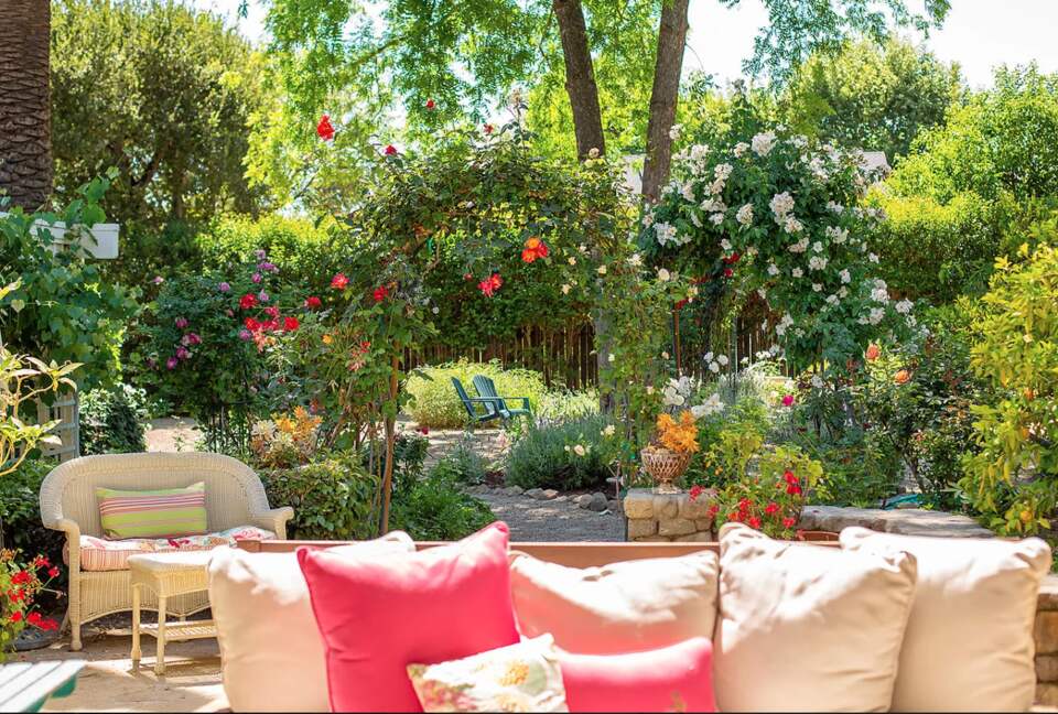 Gorgeous Historic Cottage - Walk to Town - Ojai, California