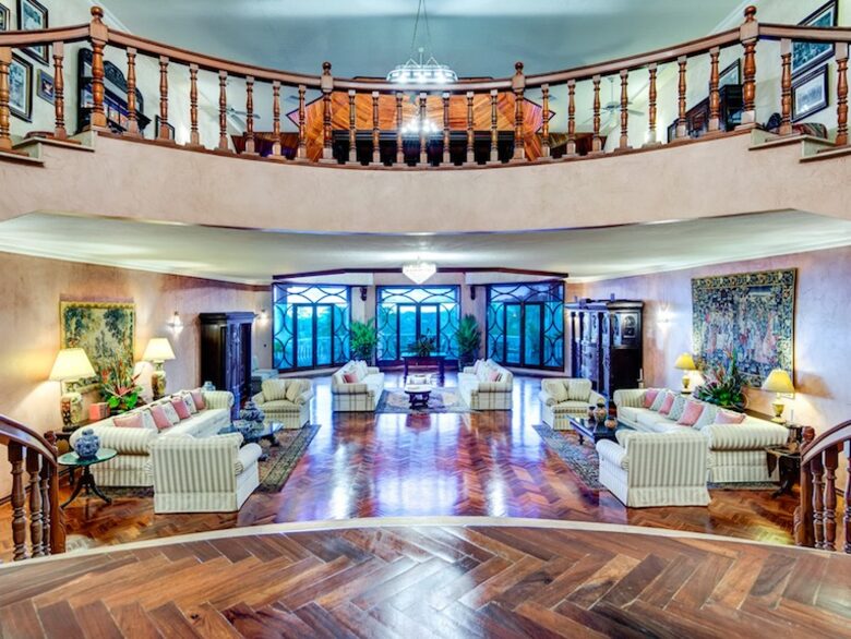 El Castillo de Esparza - Esparza, Costa Rica