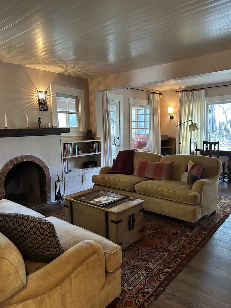 Gorgeous Historic Cottage - Walk to Town - Ojai, California