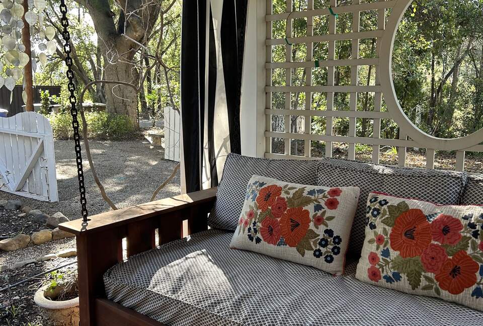 Gorgeous Historic Cottage - Walk to Town - Ojai, California