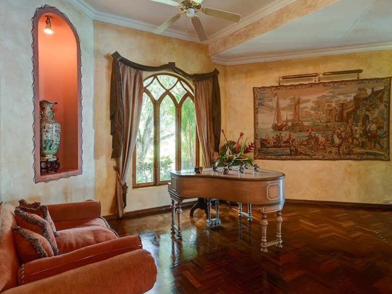 El Castillo de Esparza - Esparza, Costa Rica