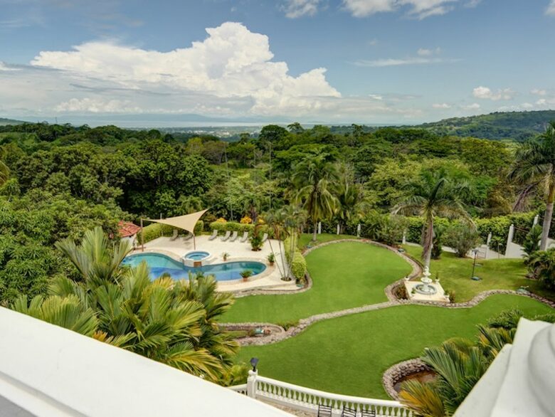 El Castillo de Esparza - Esparza, Costa Rica