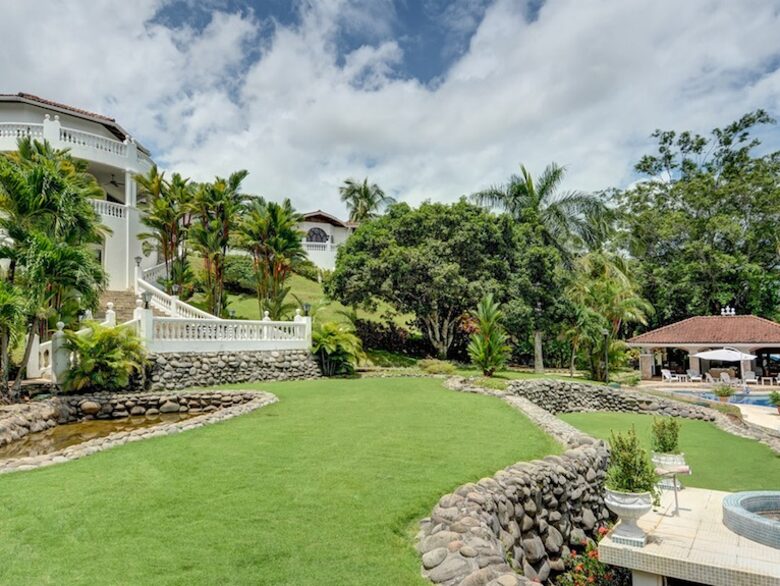 El Castillo de Esparza - Esparza, Costa Rica