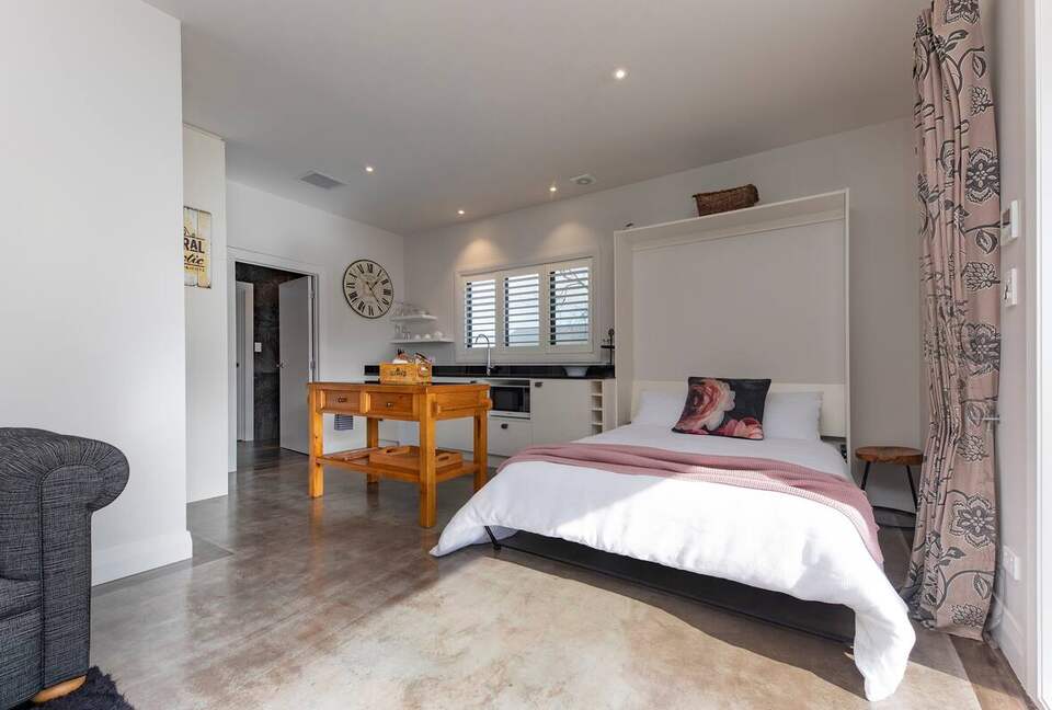 Rose Cottage - Karaka, New Zealand