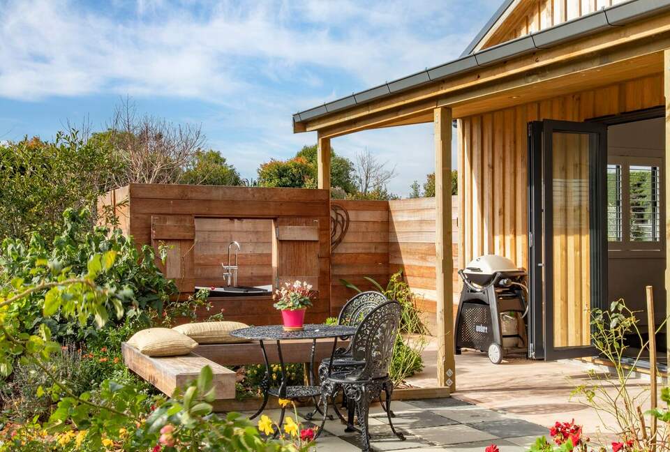 Rose Cottage - Karaka, New Zealand