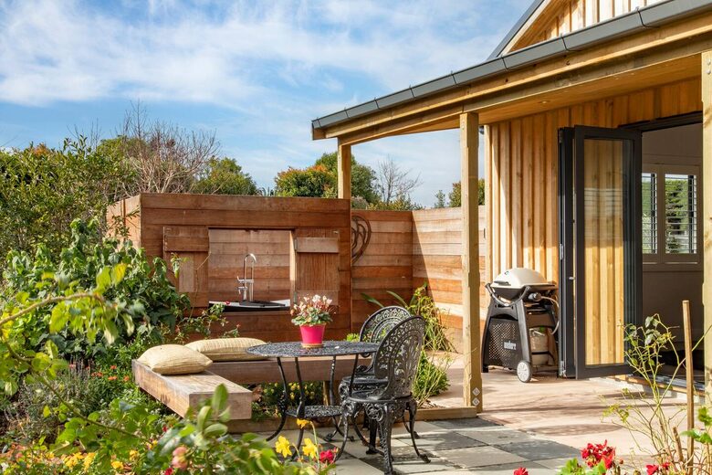 Rose Cottage - Karaka, New Zealand