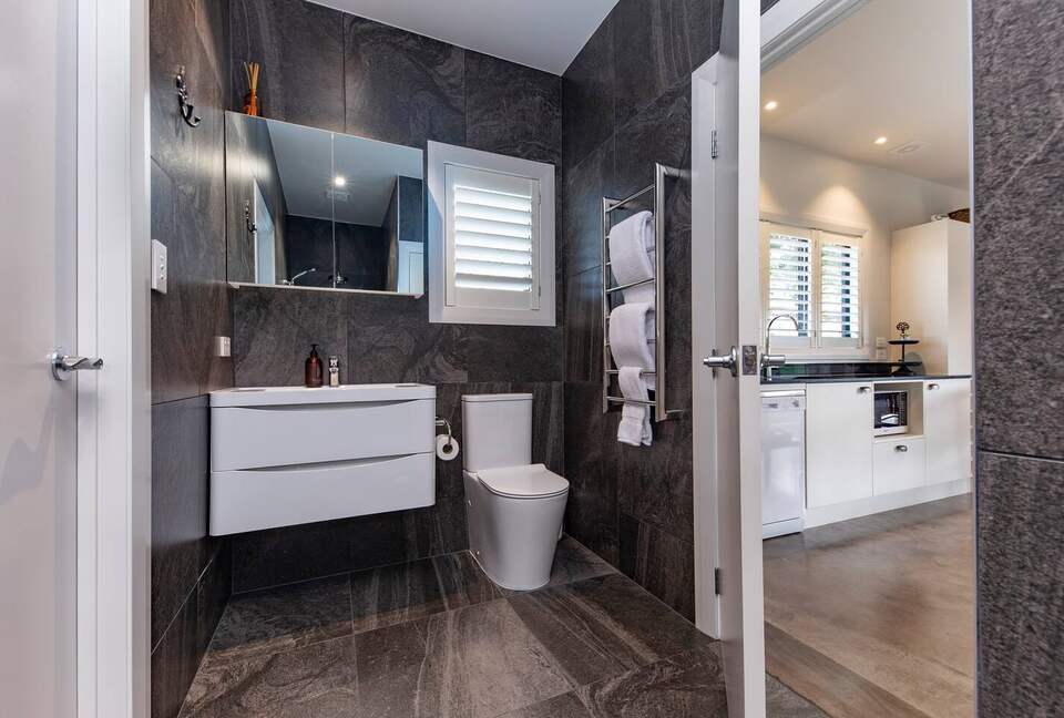 Rose Cottage - Karaka, New Zealand